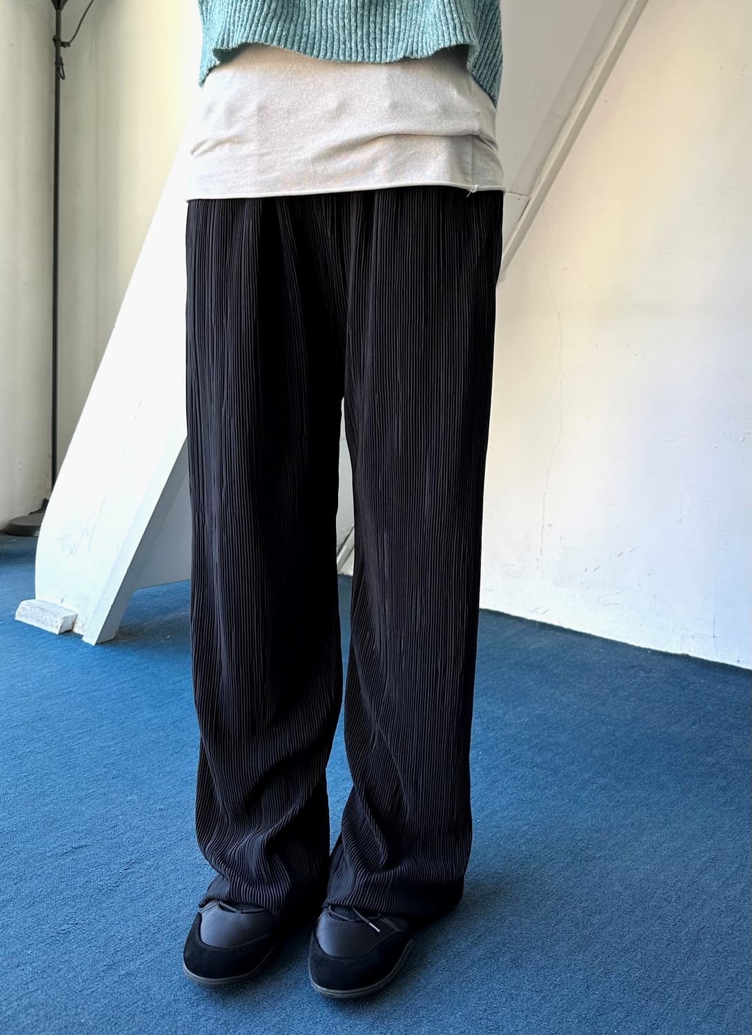Micro pleats loose easy pants 상품이미지9