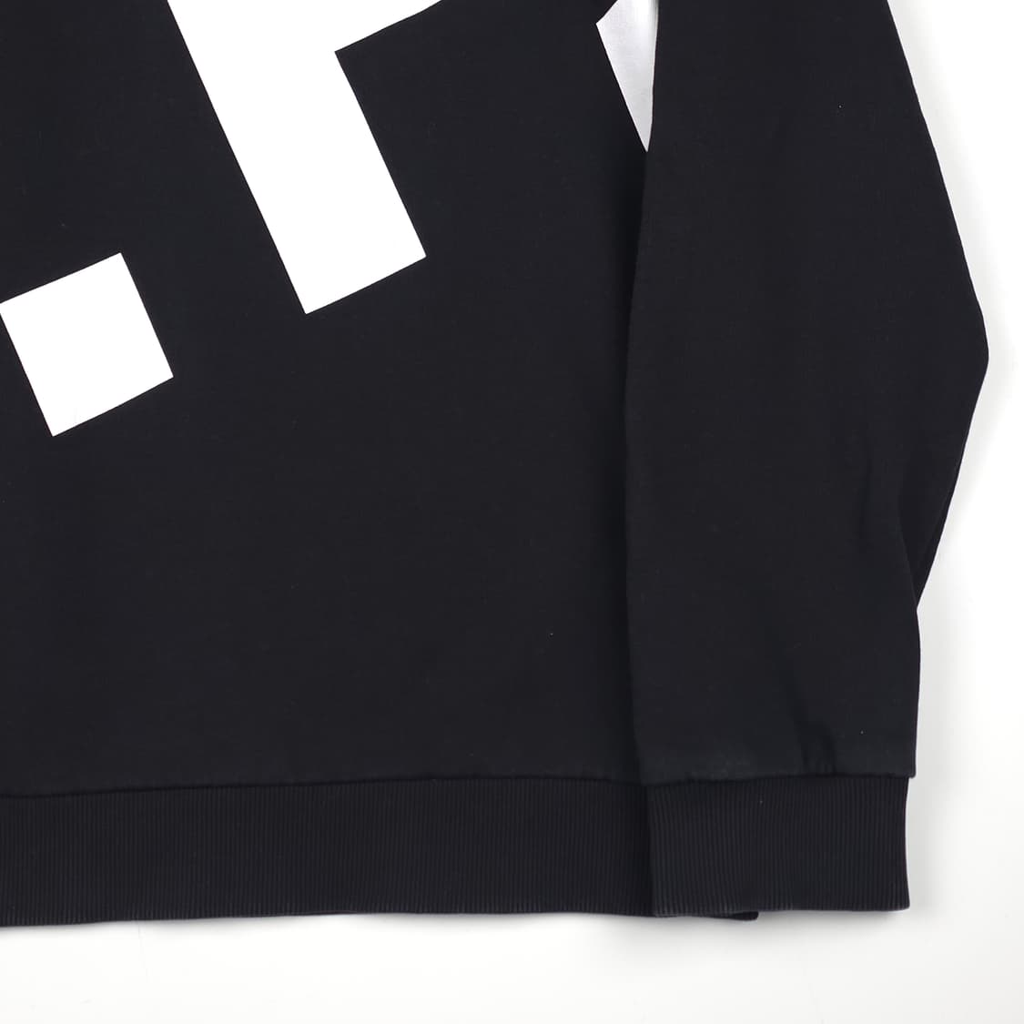 아페쎄(A.P.C) 빅로고 프린팅 코튼 맨투맨 블랙 (L) 상품이미지2