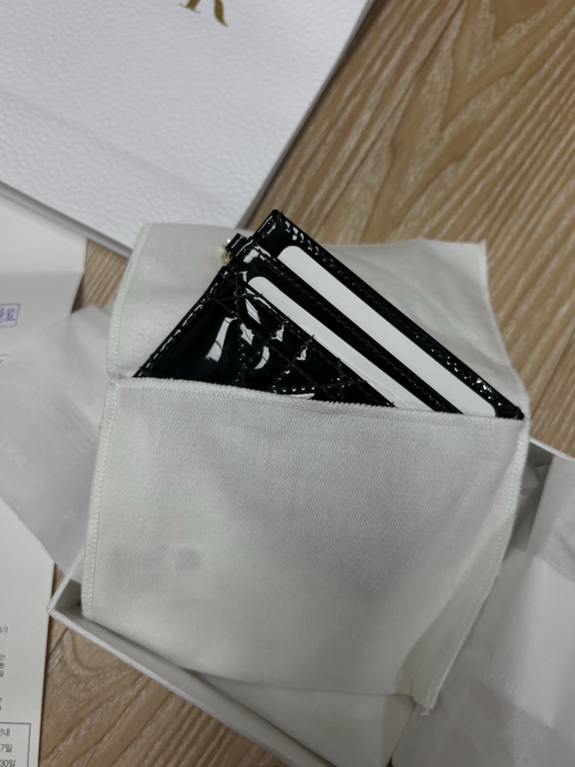디올 레이디 디올 스몰 카프스킨 카드지갑 상품이미지2