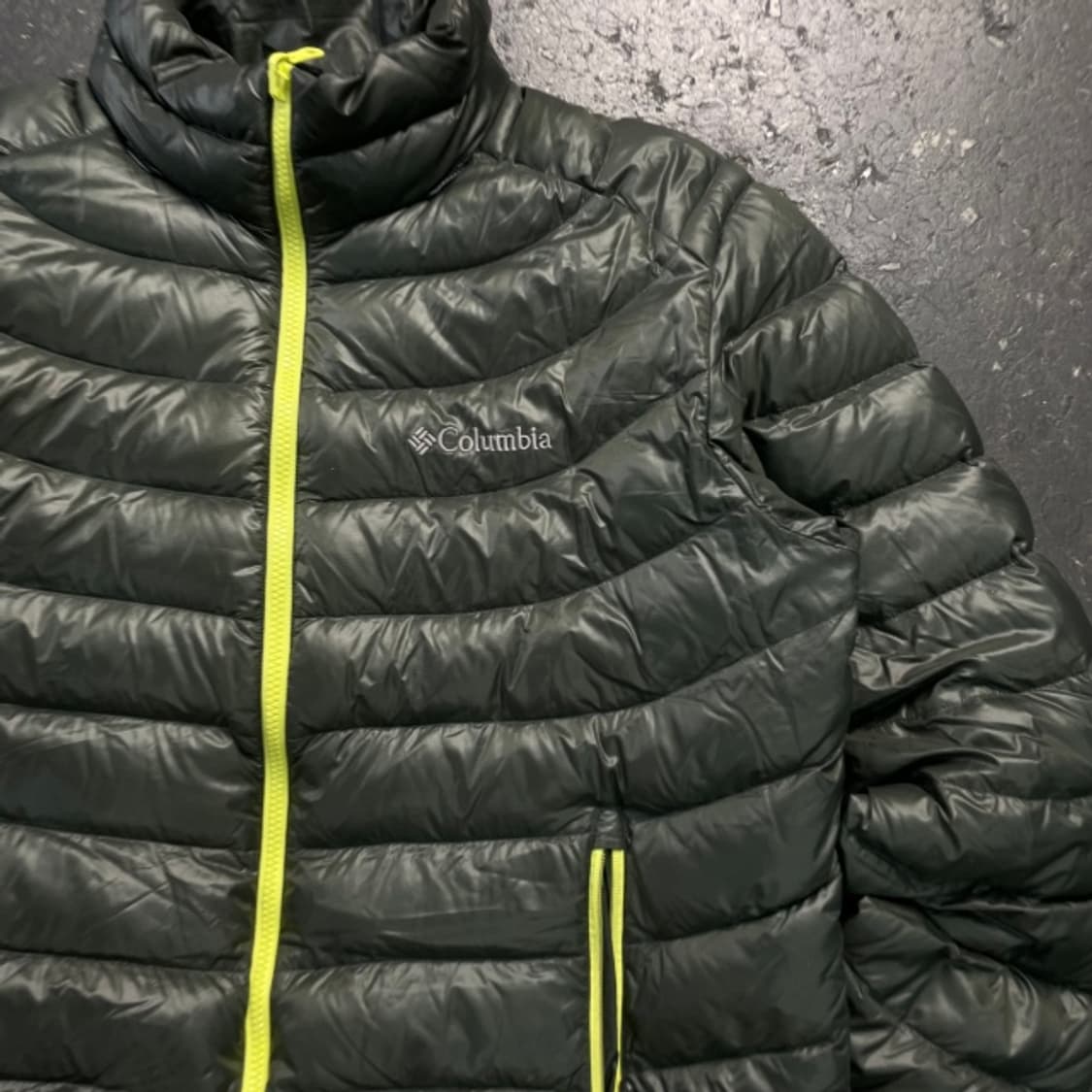 105 콜럼비아 경량패딩  상품이미지2