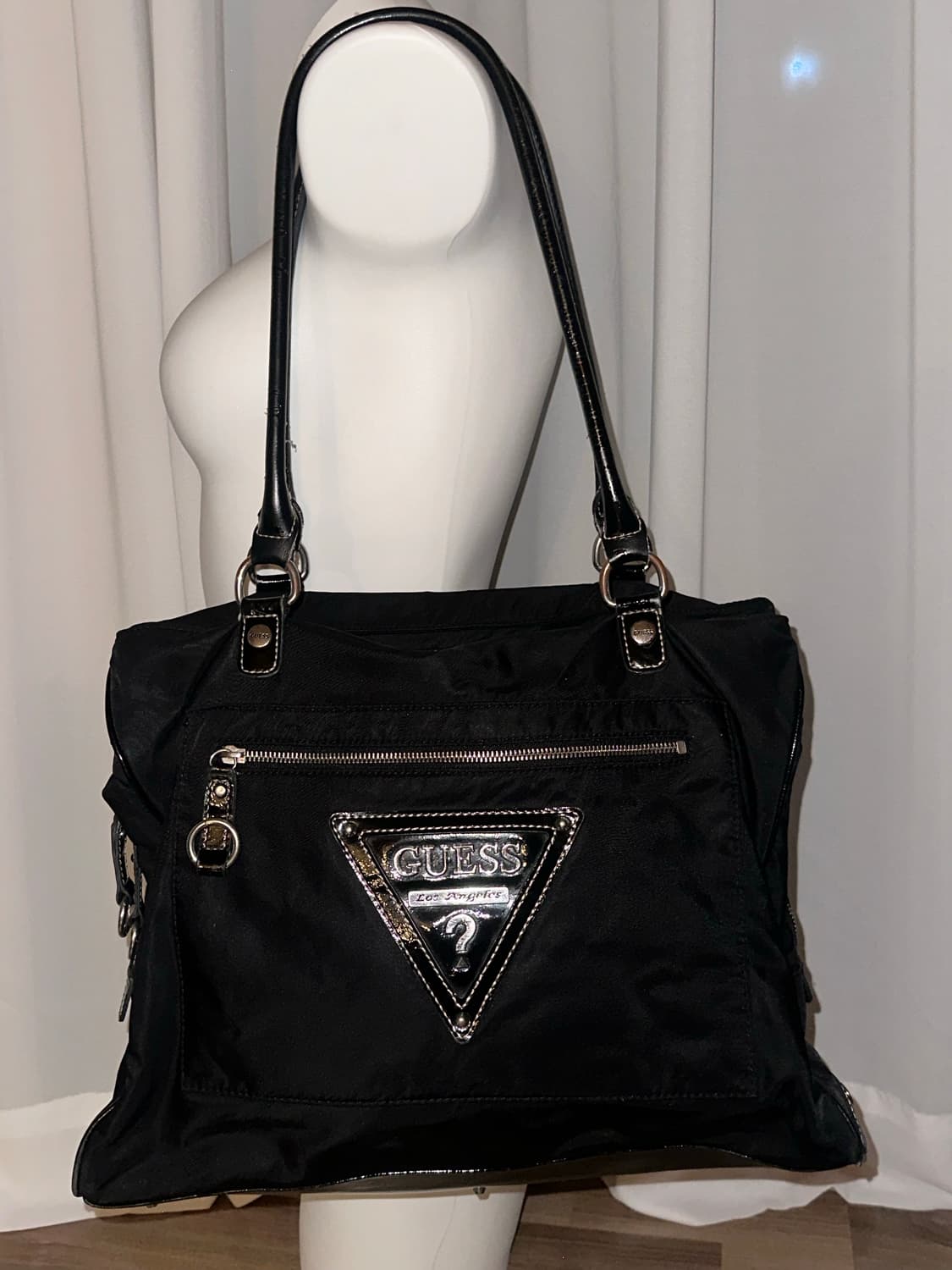 게스 빈티지 나일론 숄더백 상품이미지3