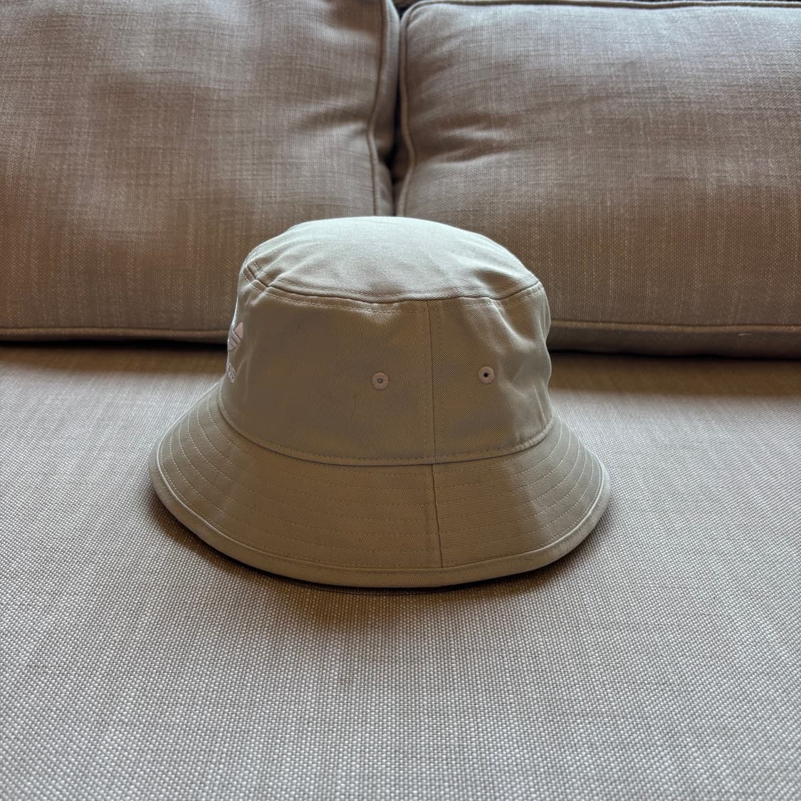 아디다스 버킷햇 모자 베이지 상품이미지4