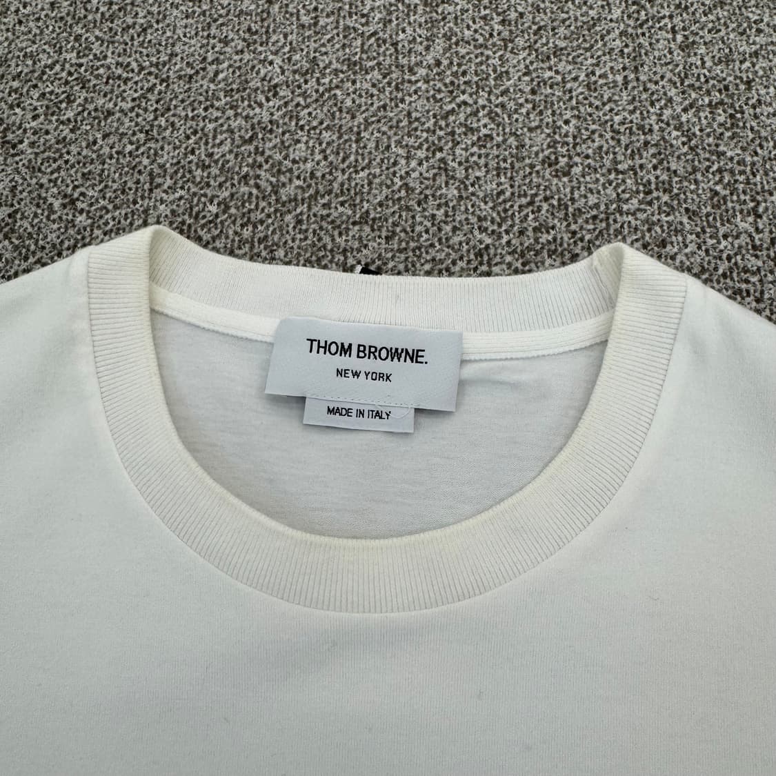 톰브라운 반팔  상품이미지5