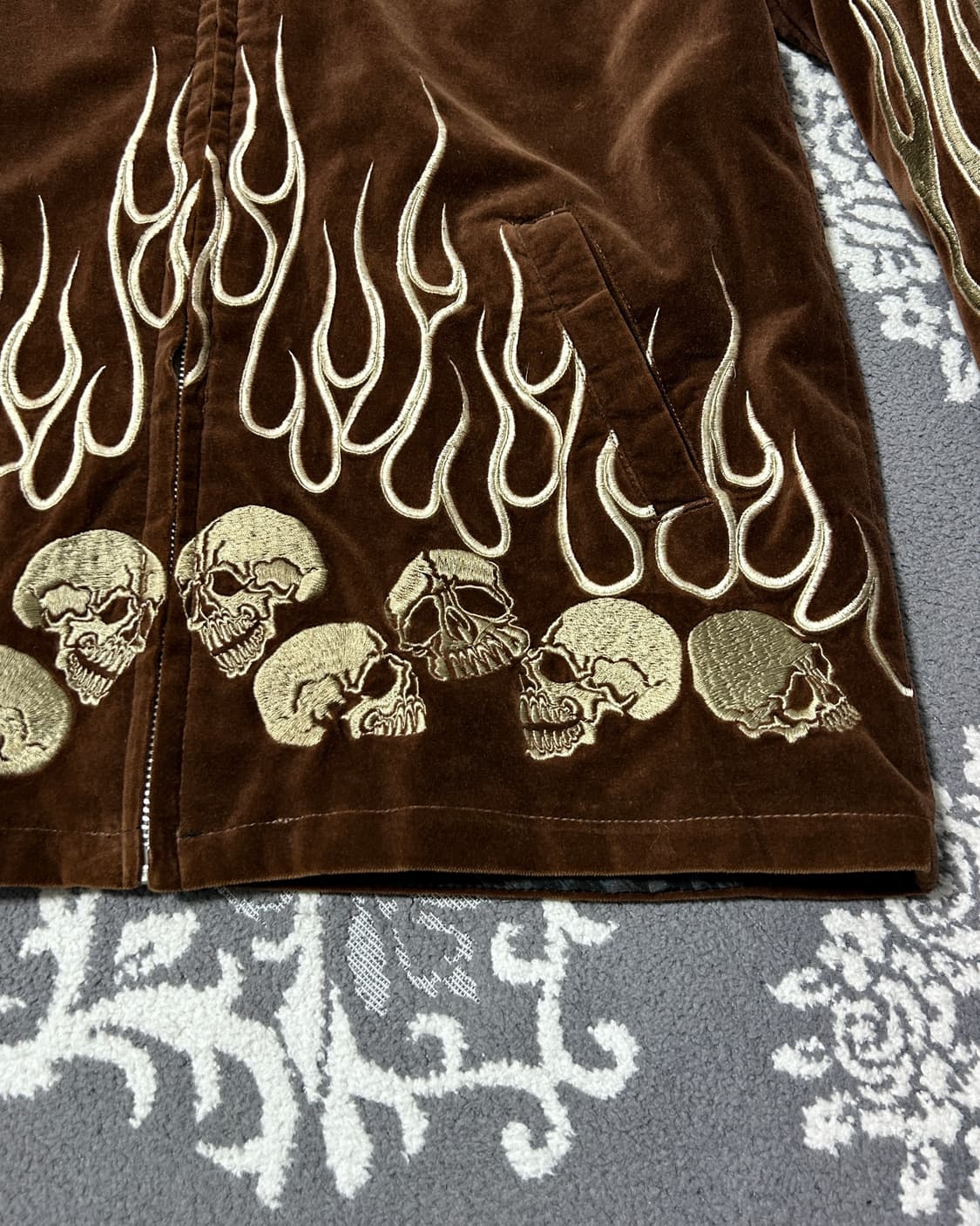 Back Street Crawler 벨루어 플레임 스컬 자켓 상품이미지7