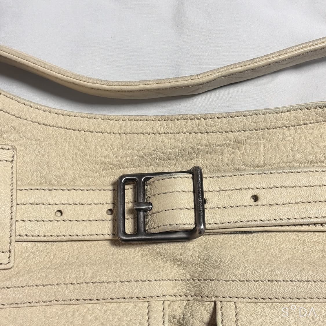 버버리 옐로우 숄더백 상품이미지6