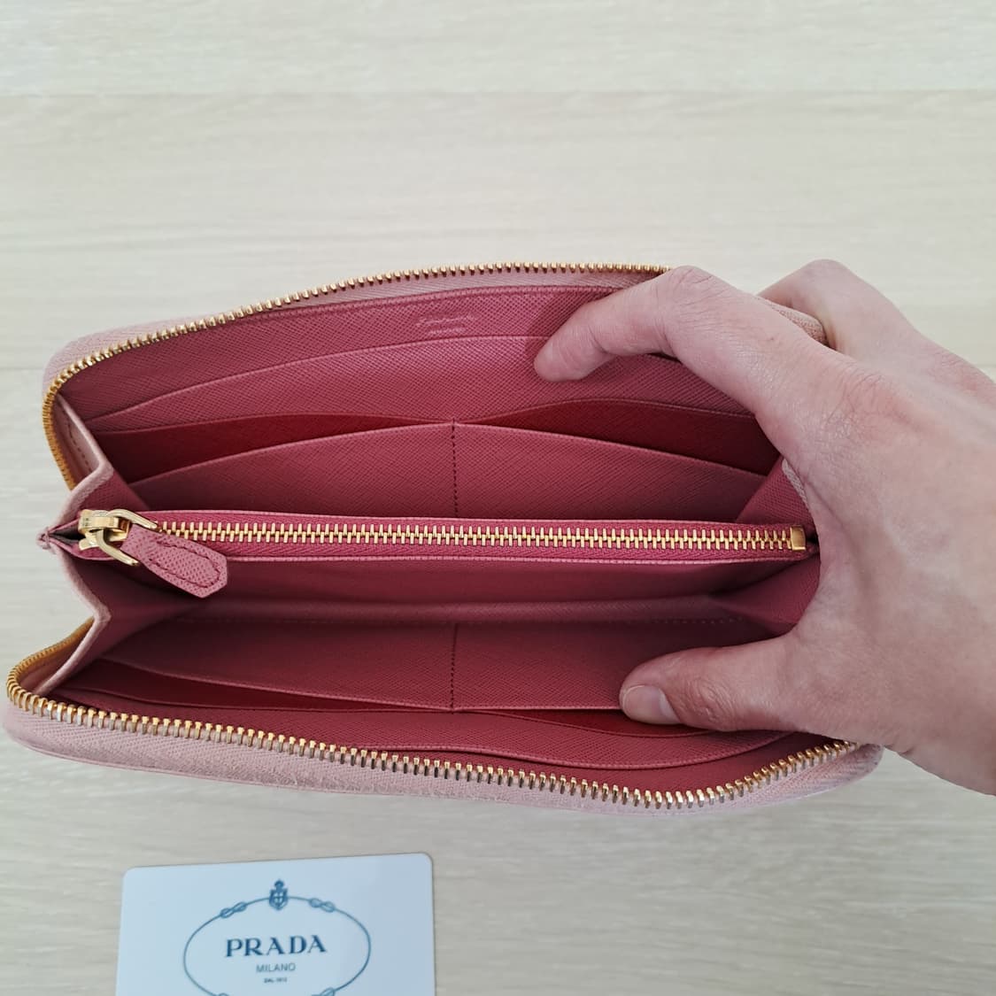 [100%/정품] 프라다 사피아노 핑크 지퍼 장지갑, 프라다지갑 상품이미지4
