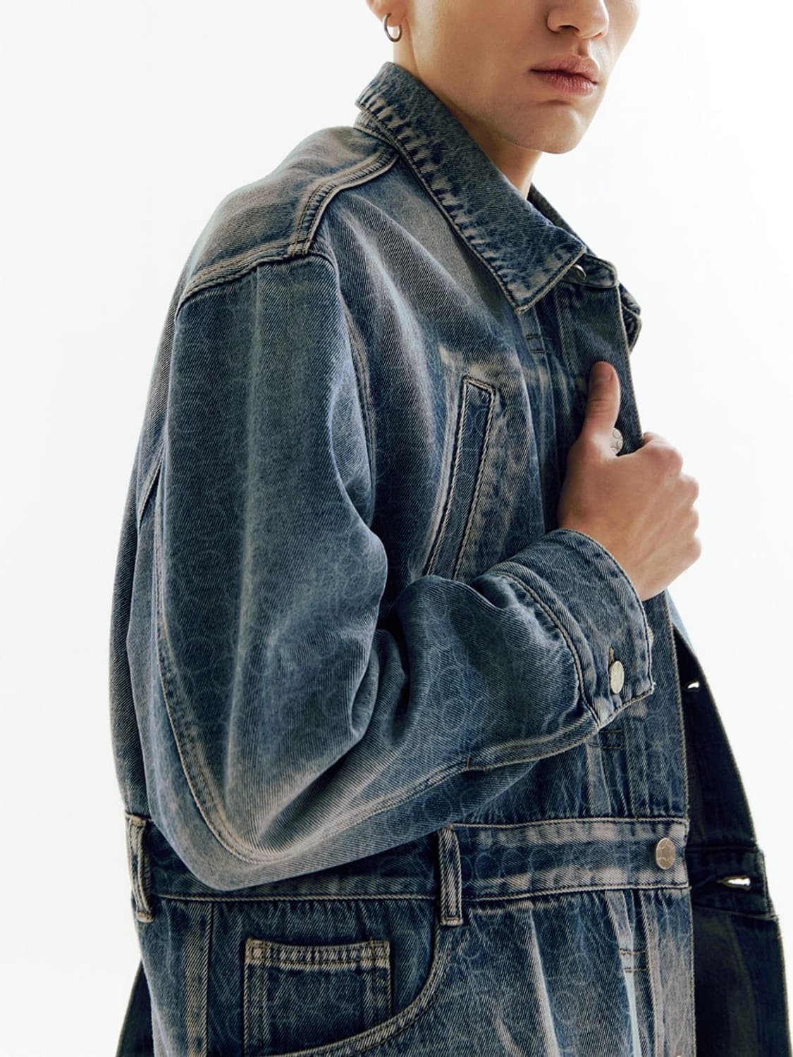 CHOWOO Denim Trucker Jacket 오버핏 데님 트러커자켓 상품이미지5