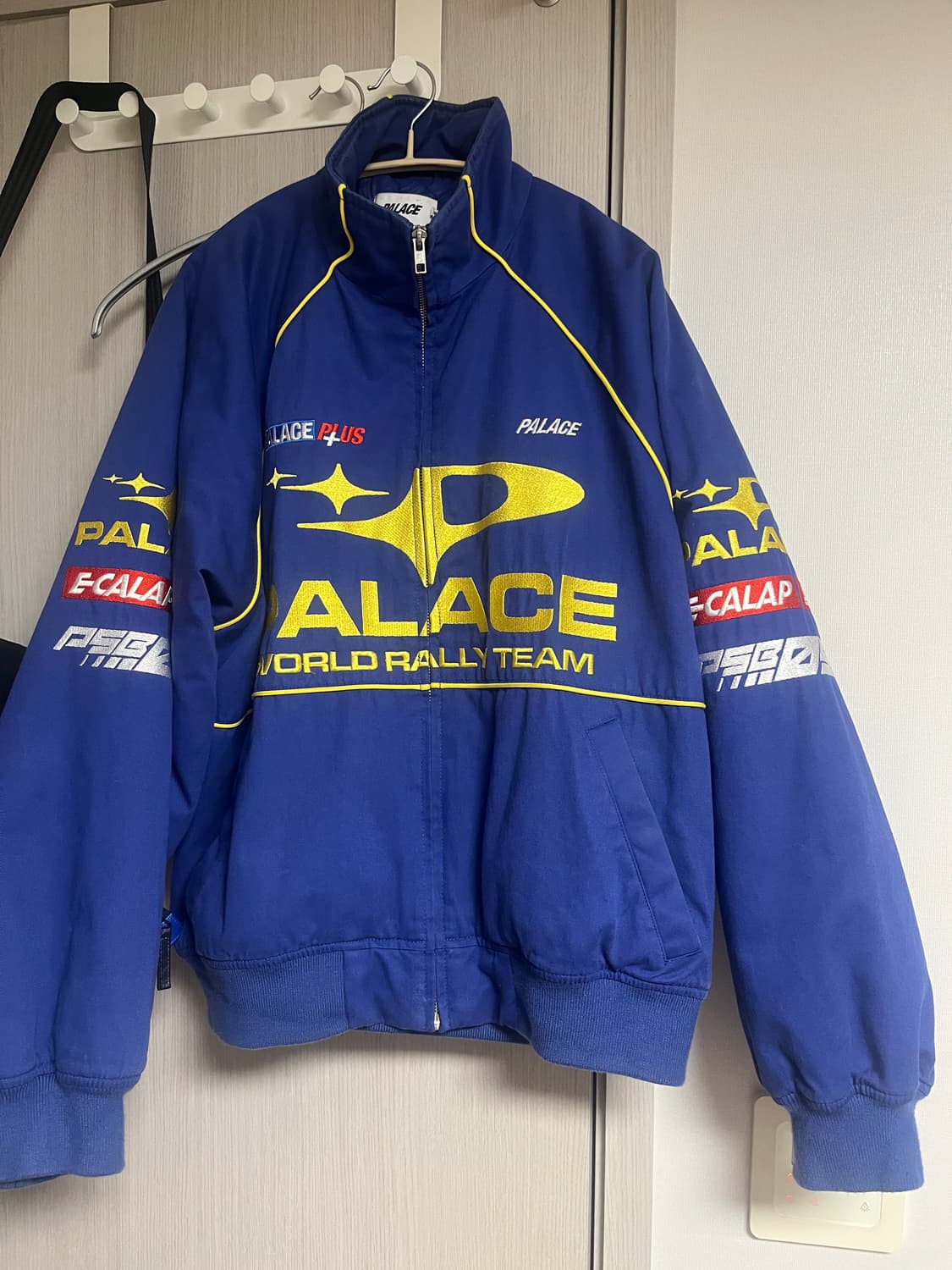 팔라스 레이싱 자켓 팝니다. 상품이미지1