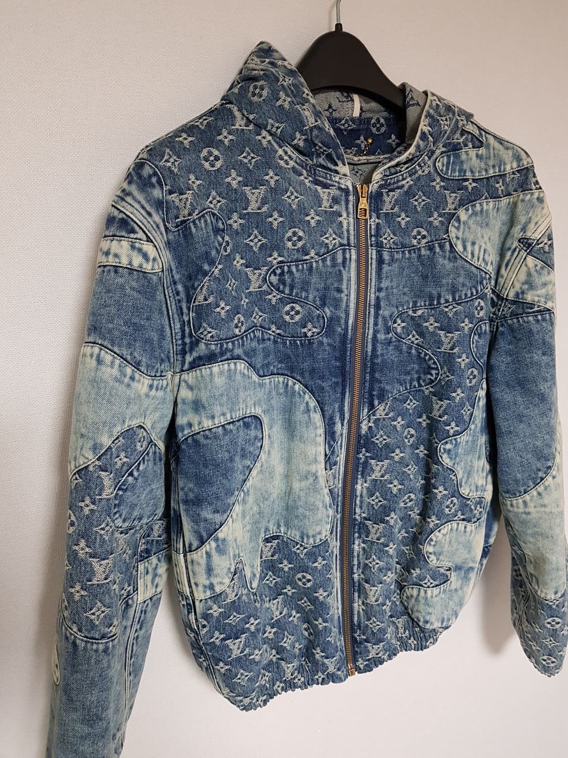 루이비통 니고 모노그램 데님 후드 자켓 상품이미지4