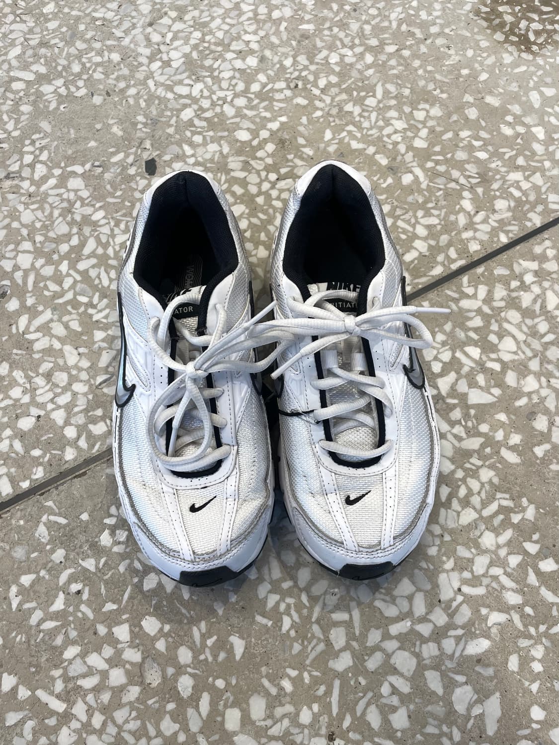 Nike Initiator white black 상품이미지1