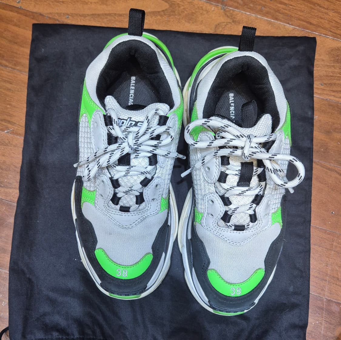 발렌시아가 트리플S 스니커즈 상품이미지2