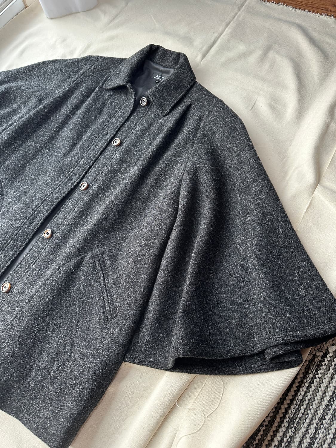 A.P.C. 아페쎄 해리스트위드 케이프 코트 M 상품이미지3