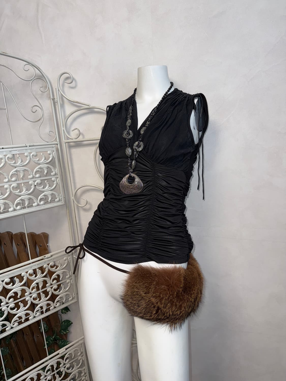 Black satin shirring strap sleeveless 상품이미지5