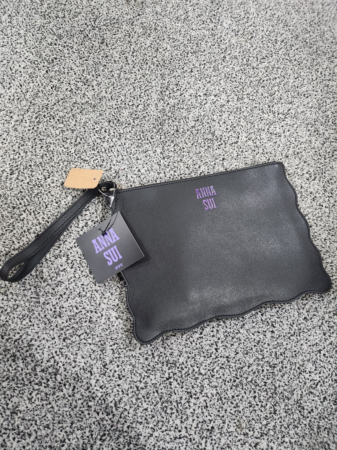 안나수이(ANNA SUI NYC) 로고 클러치  상품이미지1