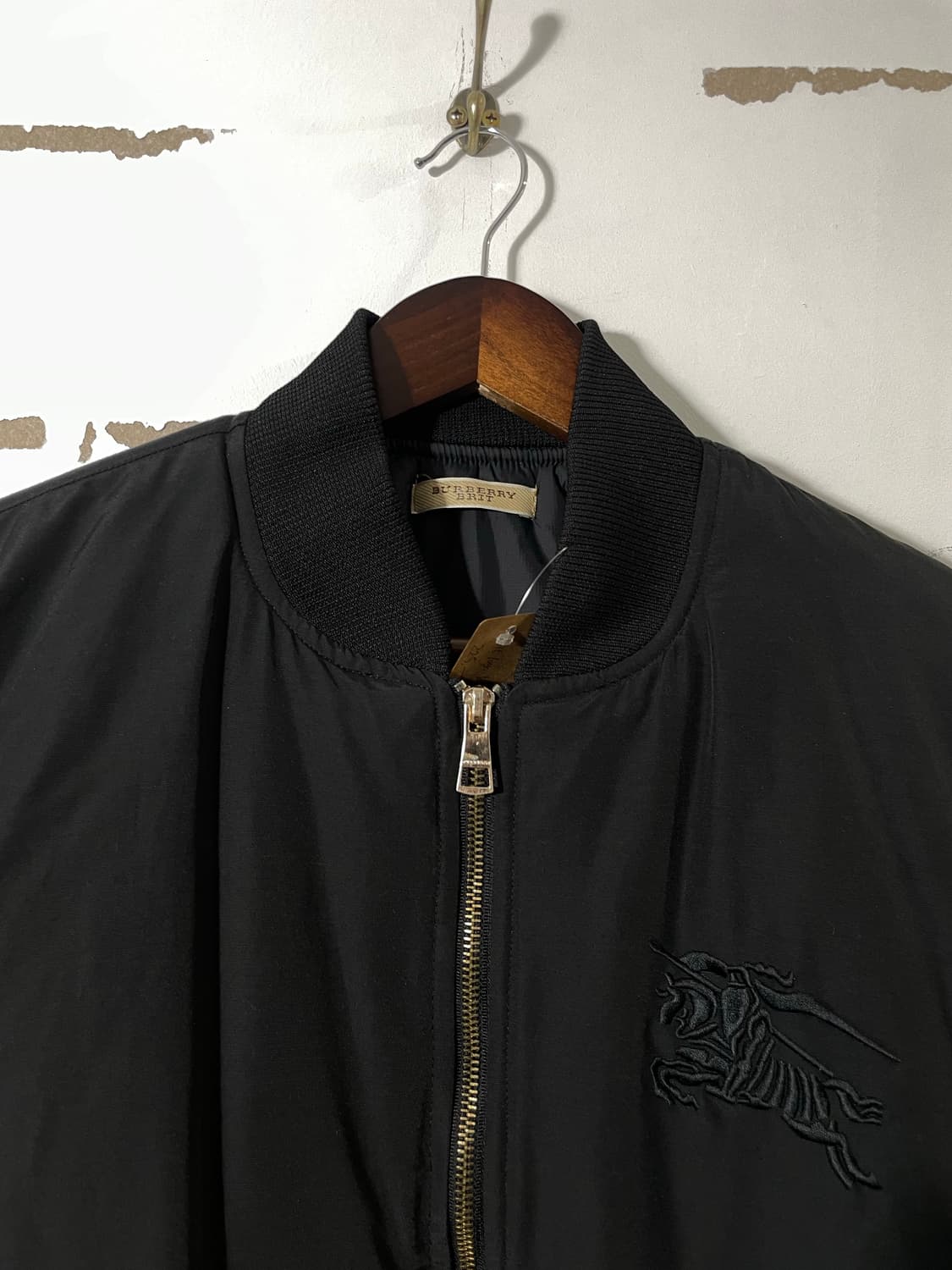 버버리 브릿 빅로고 봄버 상품이미지3