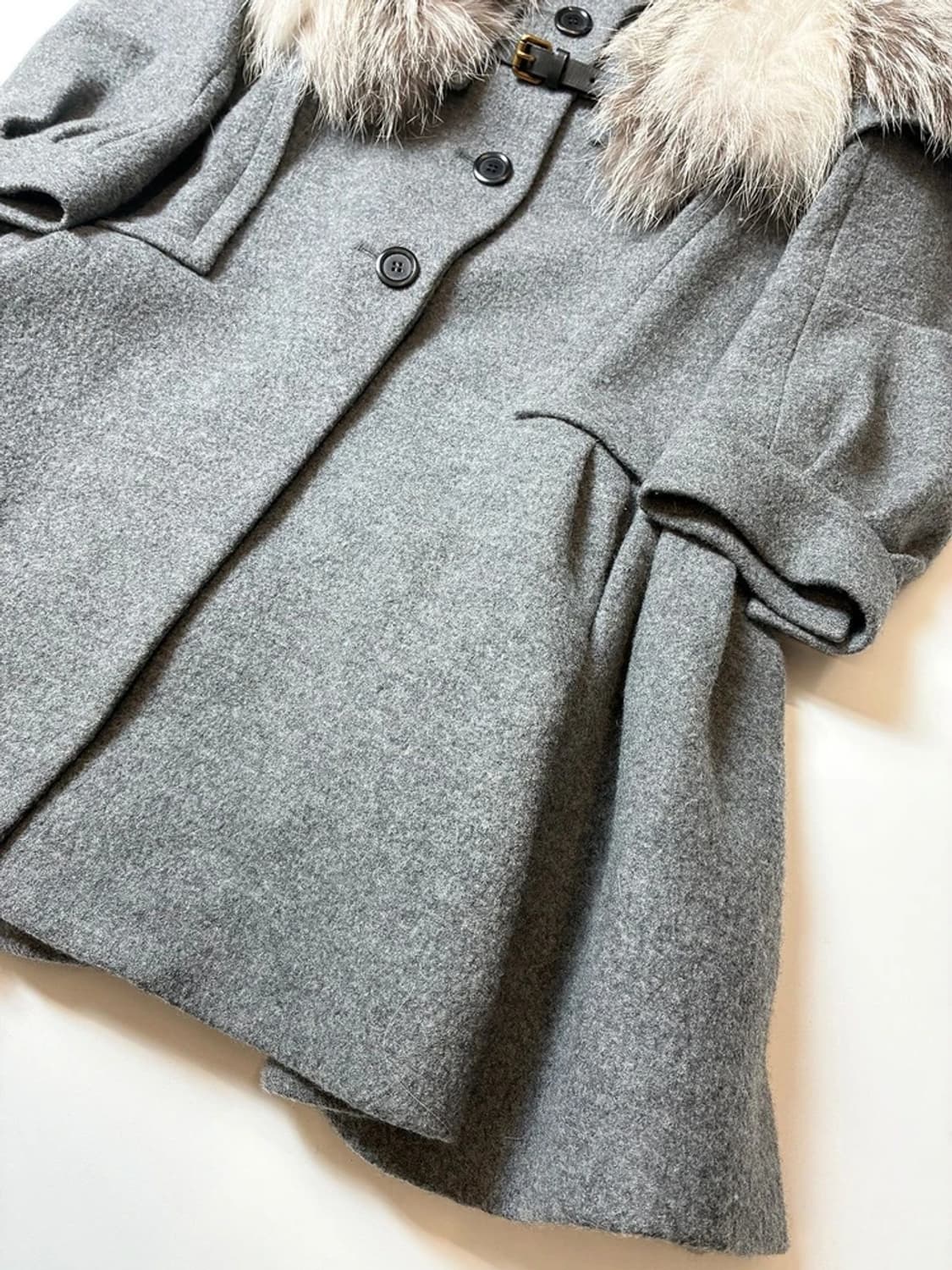 루이비통 10's 울 폭스퍼 프릴 코트 PN8181 상품이미지4