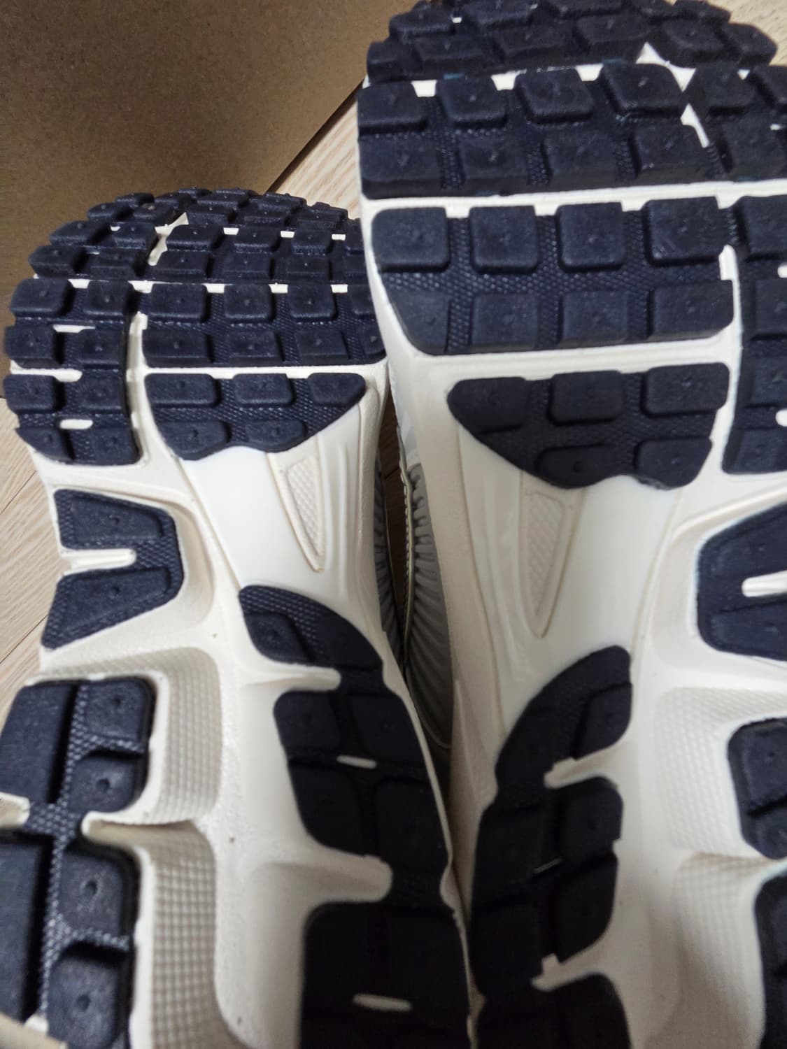 나이키 보메로 5 상품이미지4