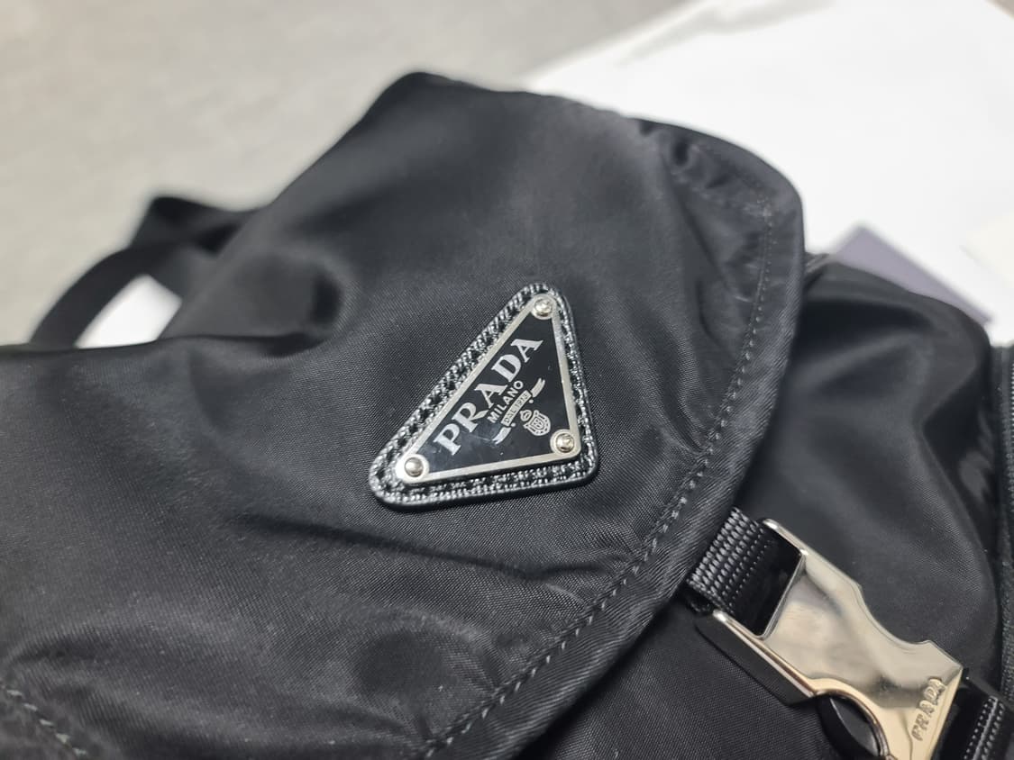 프라다 백팩 1bz070 미디움 버클 백팩 나일론 백팩 상품이미지2