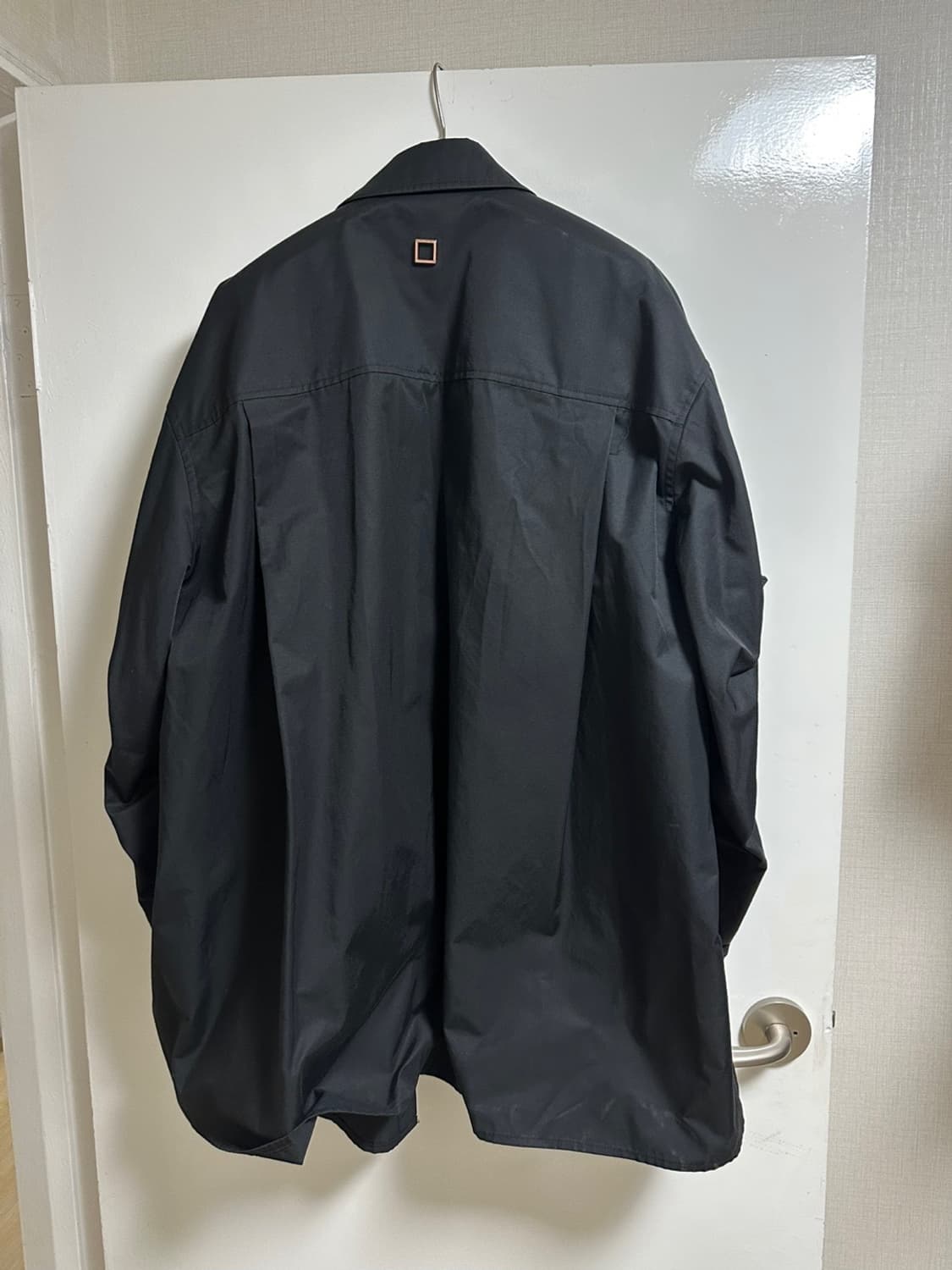 [48]우영미 블랙 커프스 스냅 포인트 셔츠 상품이미지2