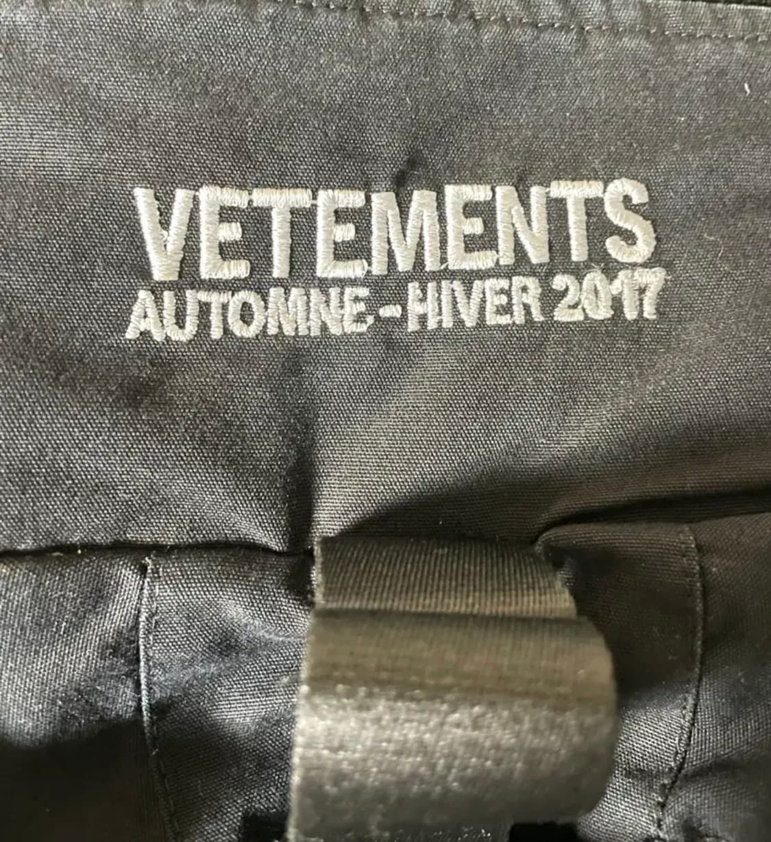 캐나다구스 X 베트멍 콜라보 GD 패딩 블랙 상품이미지7