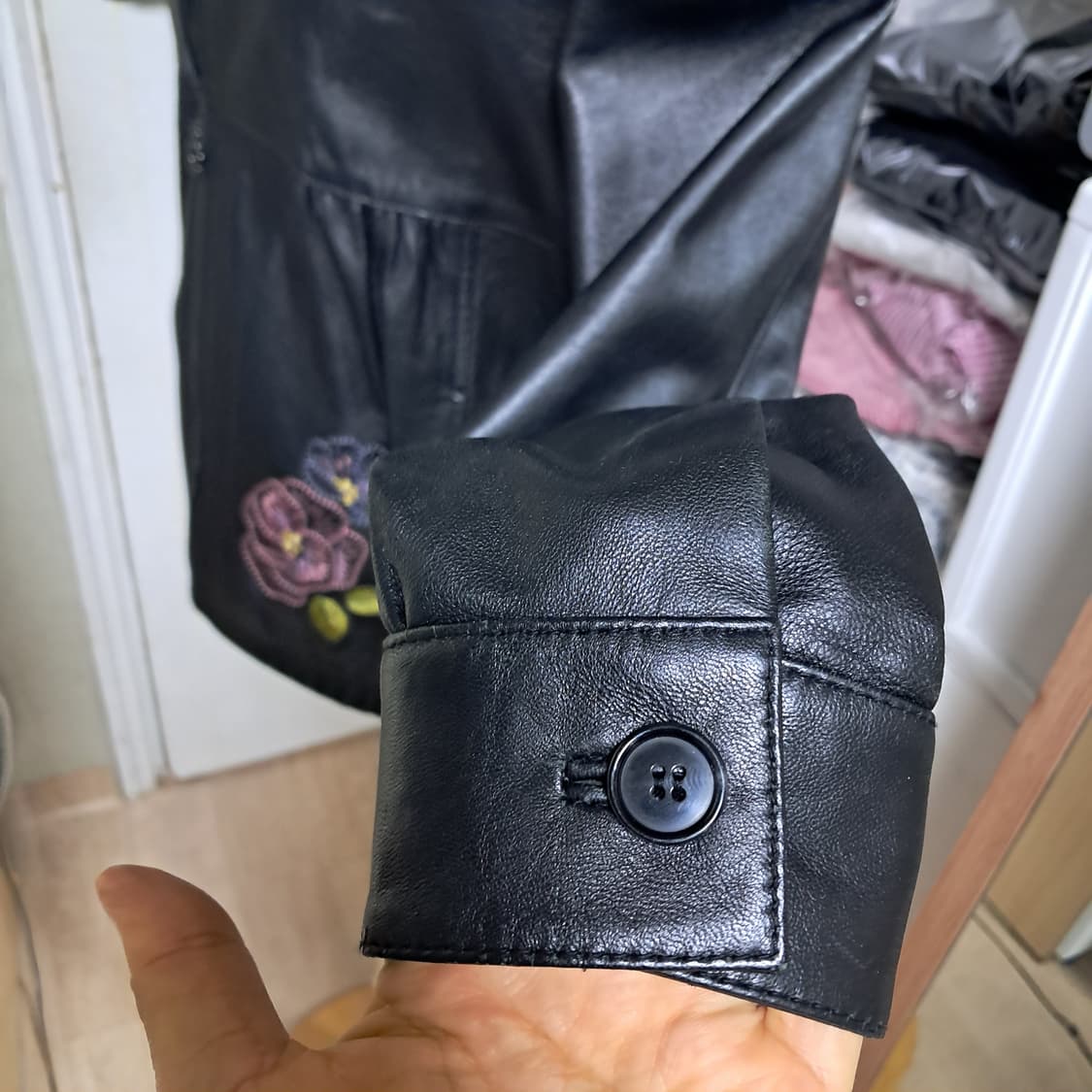 블랙 양가죽 자수 리얼가죽 자켓 55사이즈 상품이미지6