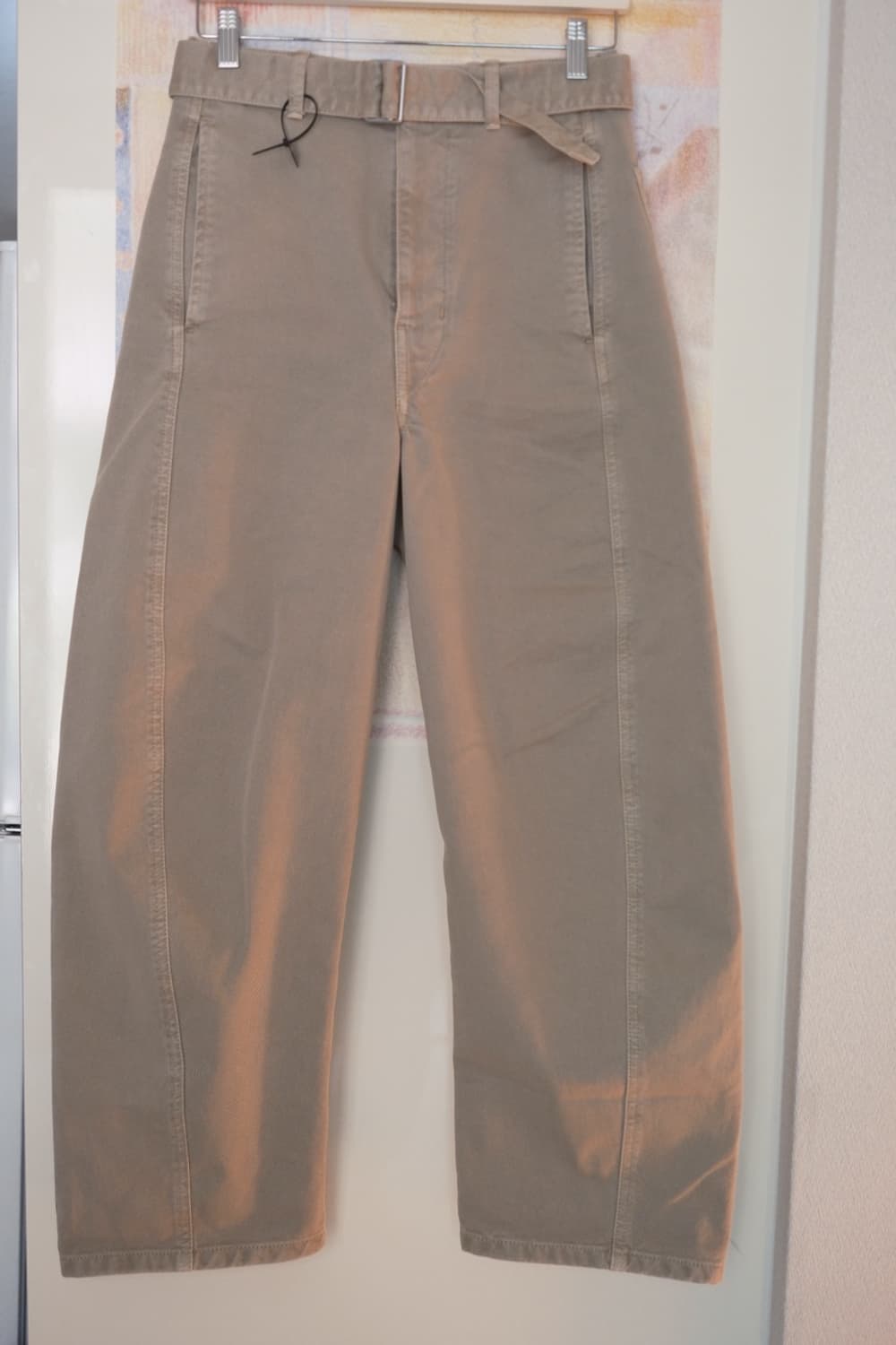 [새상품]르메르 벨티드 트위스티드 밴츠 xxs 베이지 컬러  젠테스토어에 상품이미지2