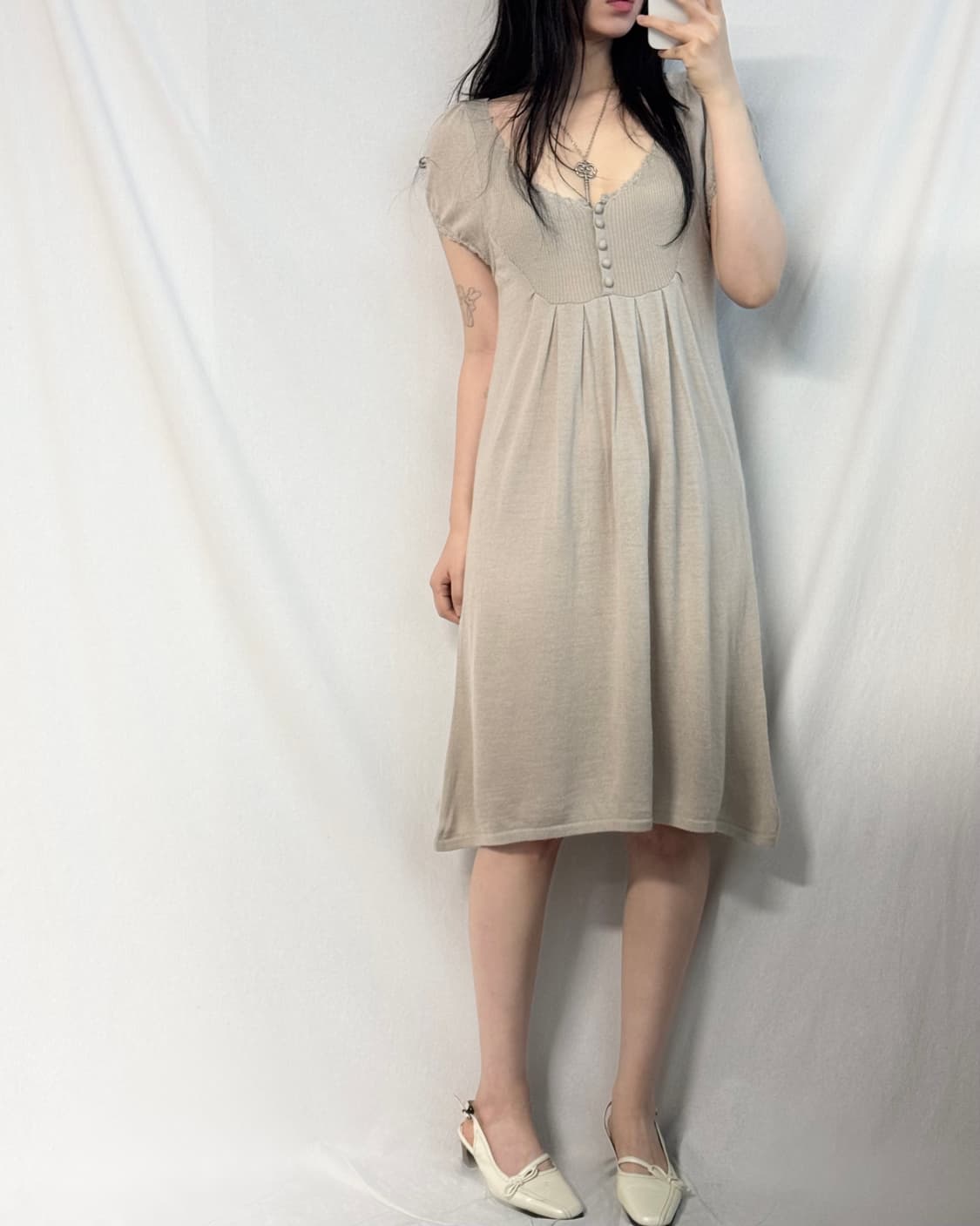 버튼 넥 퍼프 슬리브 니트 원피스 (+레이스 이너) 상품이미지2