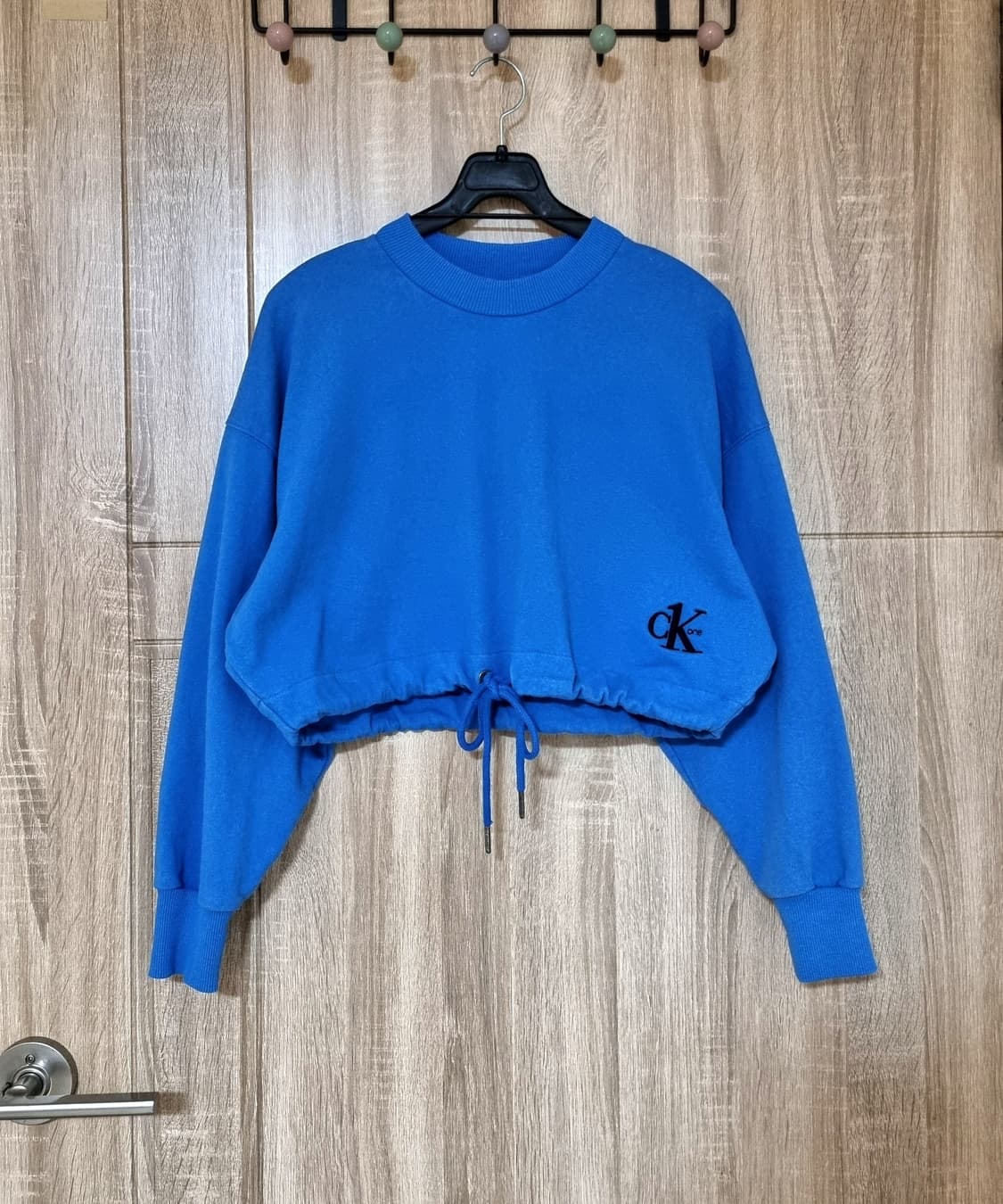 CK 캘빈클라인 크롭 맨투맨 상품이미지1