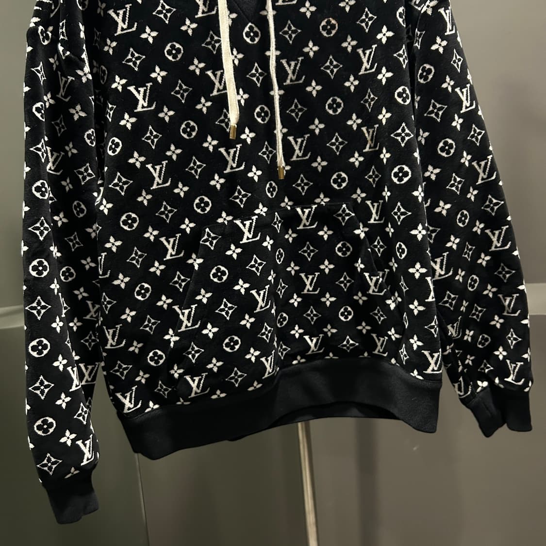루이비통 모노그램 벨벳 후드티 상품이미지3