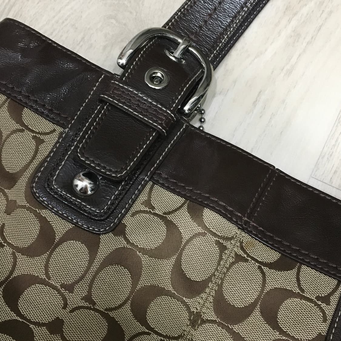 코치 빈티지 시그니처 숄더백 - 브라운 상품이미지3