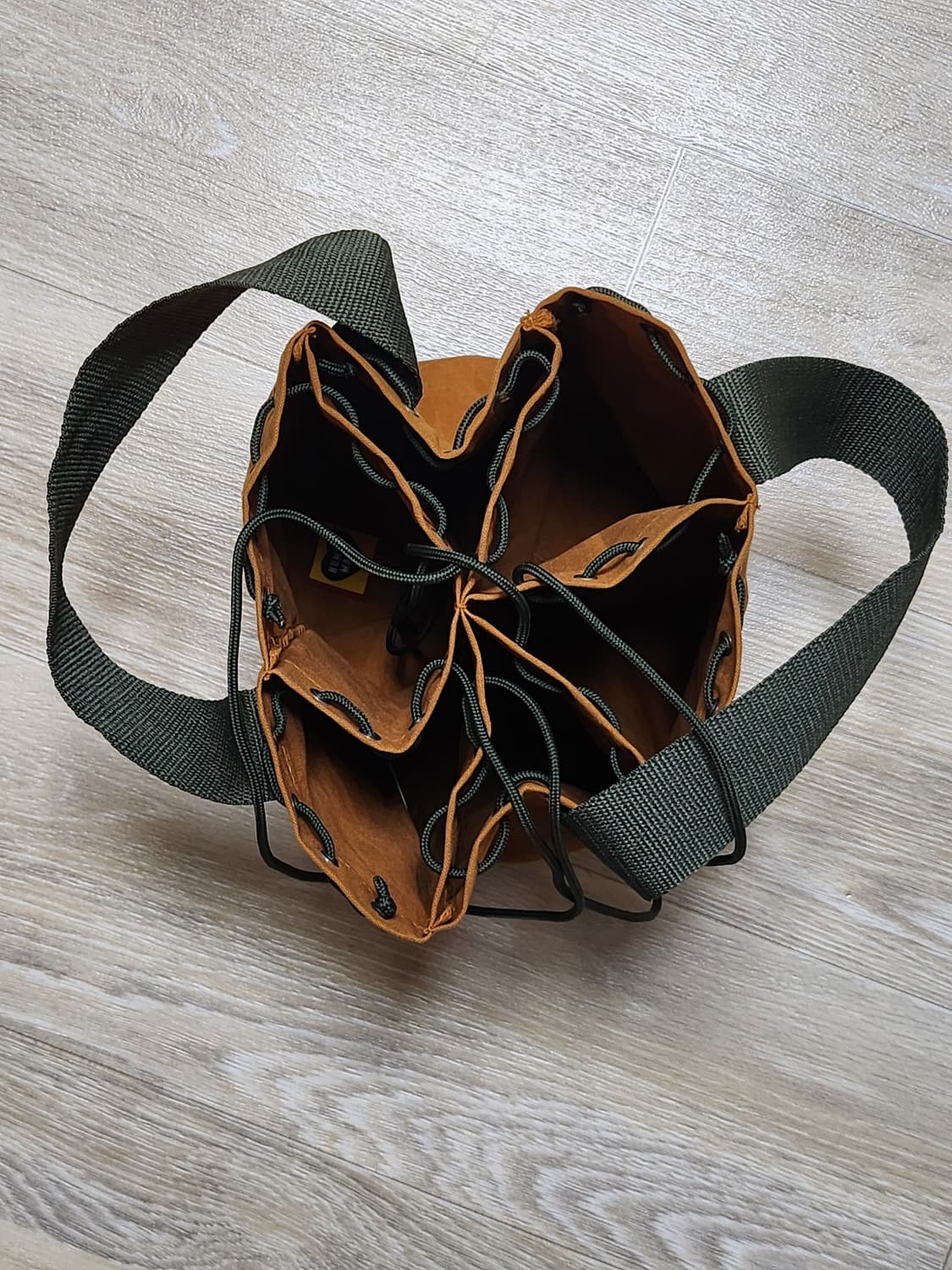 휴먼메이드 드로우스트링 백 브라운 상품이미지3