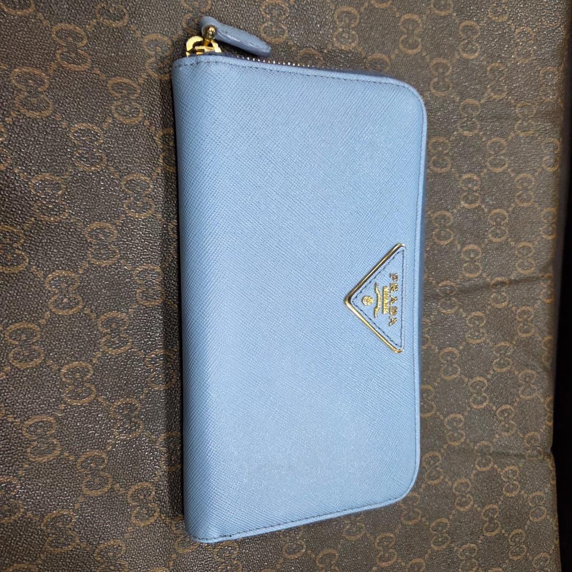 프라다 트라이앵글 장지갑 상품이미지1