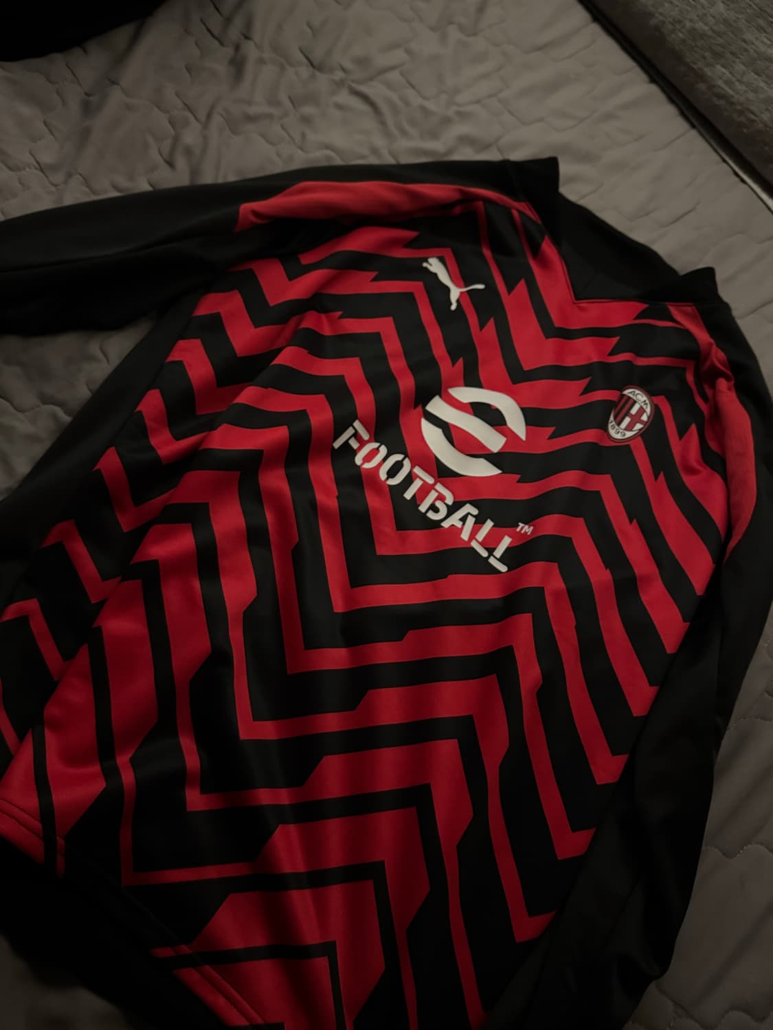 AC밀란 23/24시즌 홈 유니폼 맨투맨 상품이미지1