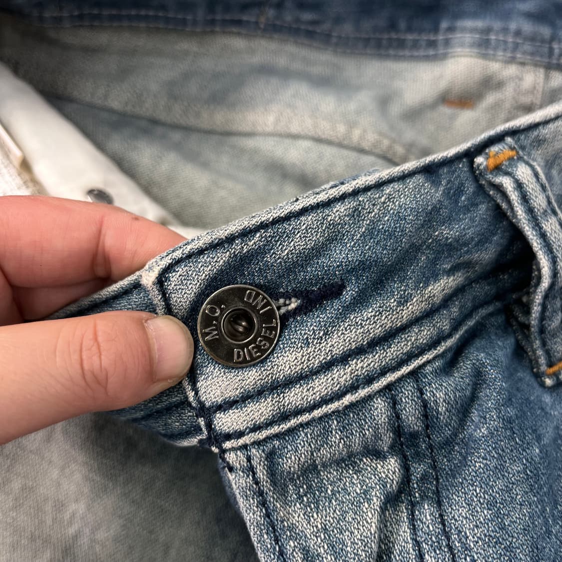 28 디젤 자탄 워싱 부츠컷 데님 팬츠 상품이미지4