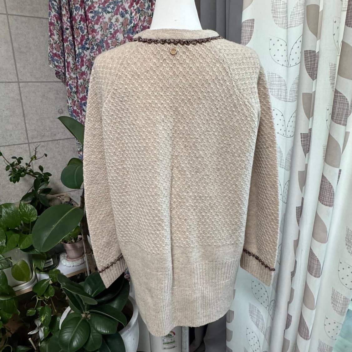 썰스데이 아일랜드 베이지 긴팔 니트 빈티지스타일 상품이미지6