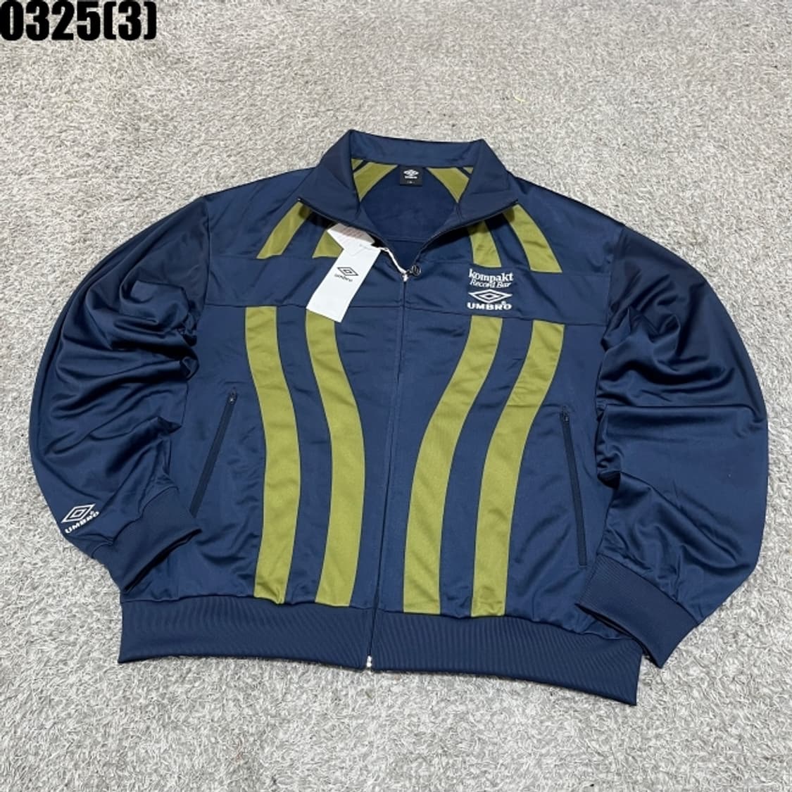 엄브로 트랙탑 자켓 상품이미지1