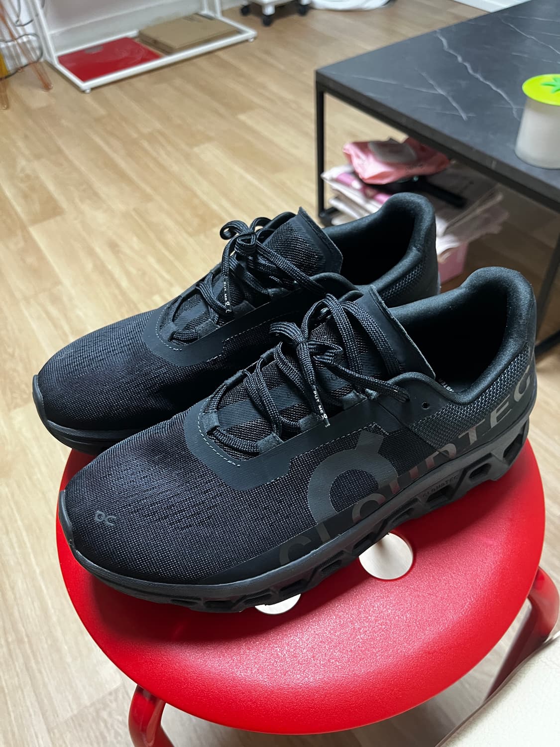 온러닝 클라우드몬스터 올블랙 EU43 상품이미지4