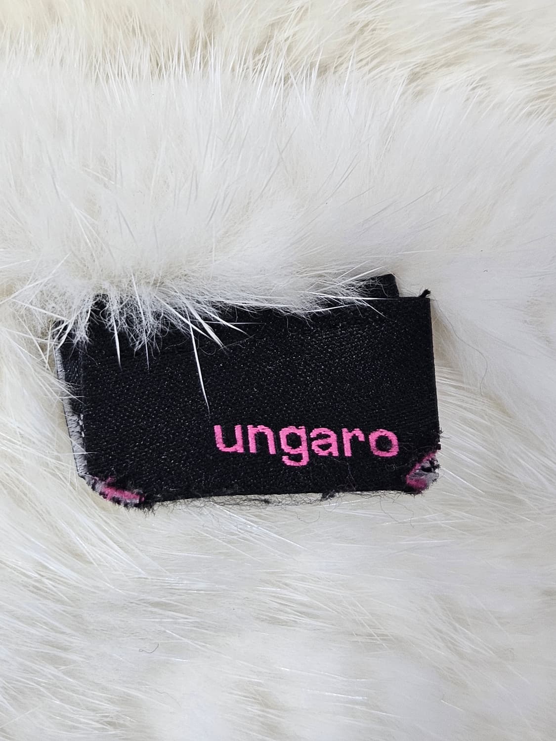 웅가로(ungaro) 밍크 머플러 상품이미지5