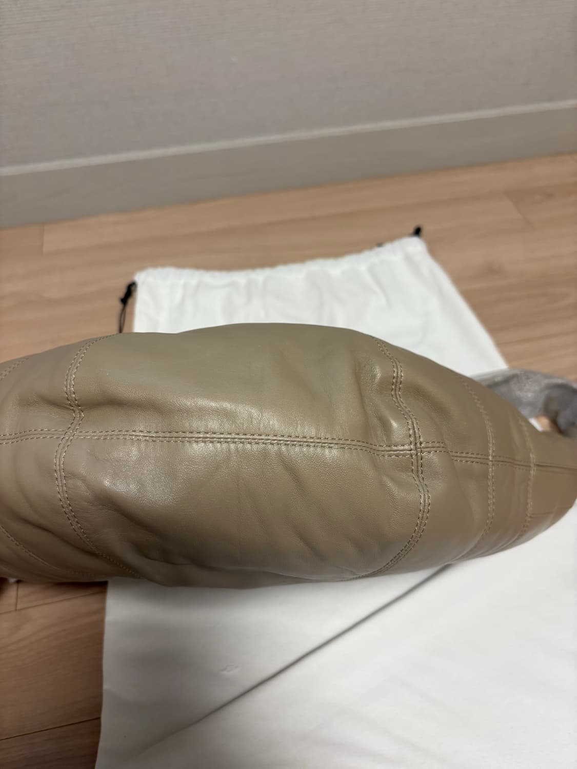 르메르 라지 크루아상백 상품이미지8