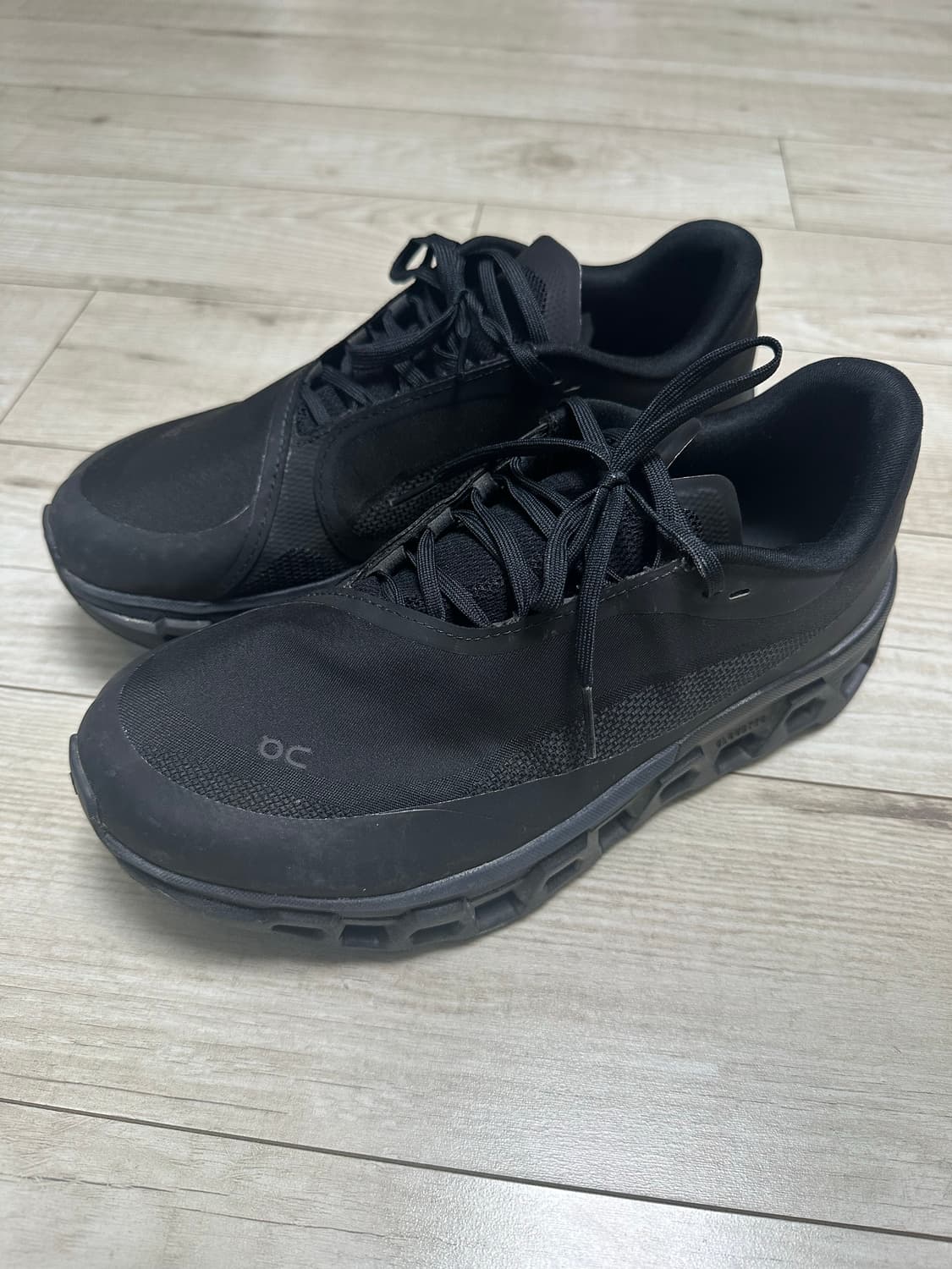 파프 x 온러닝 클라우드몬스터2 블랙 마그넷 상품이미지1