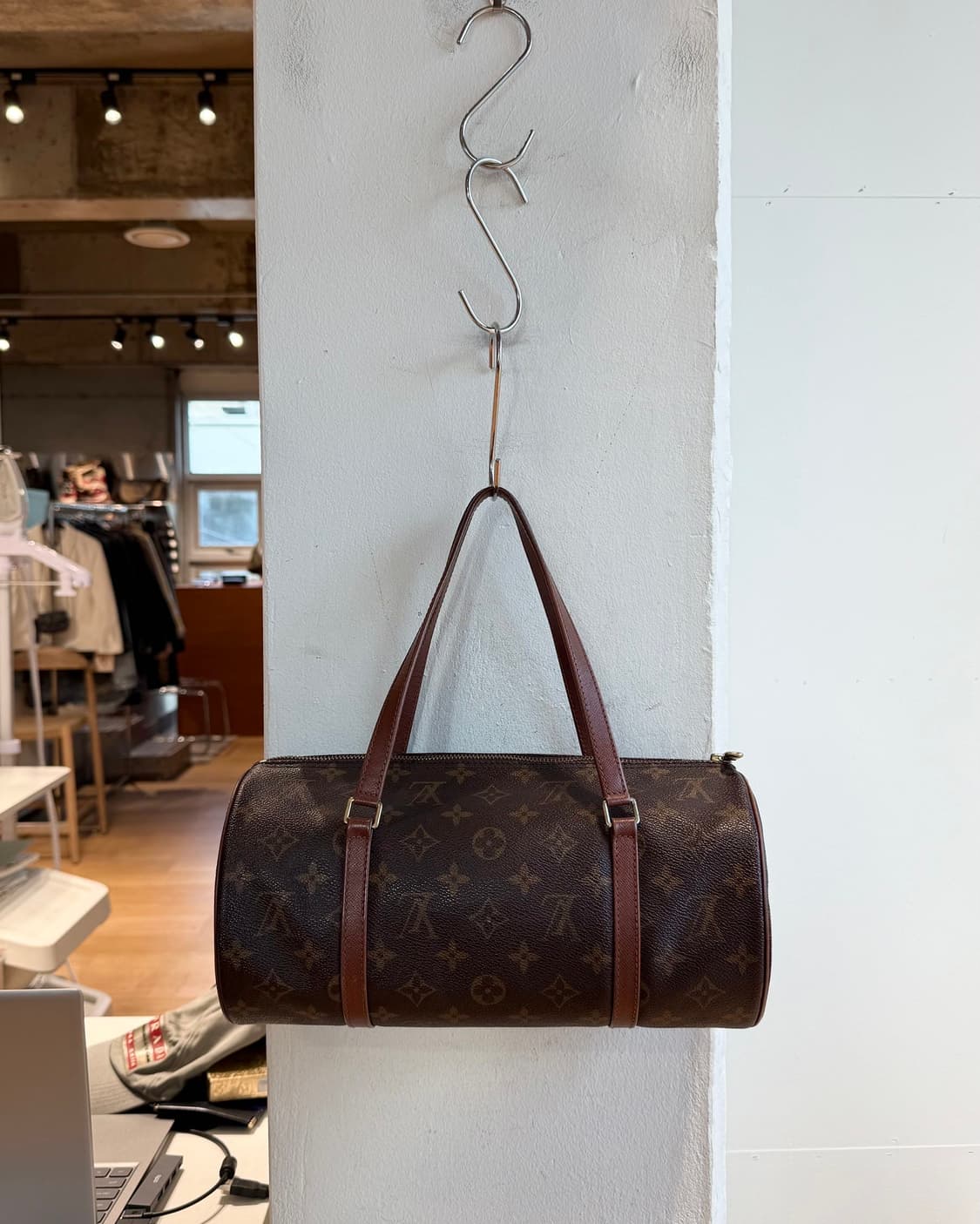 루이비통 모노그램 빠삐용 토트백  상품이미지4