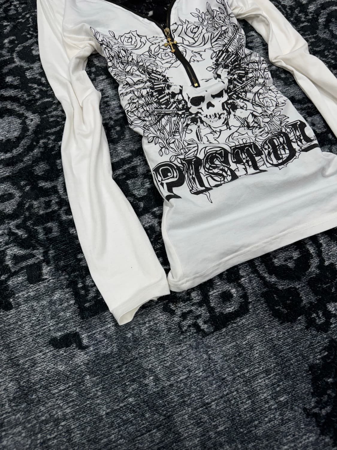 Mkr 00s y2k cross charm distressed cut s 상품이미지5