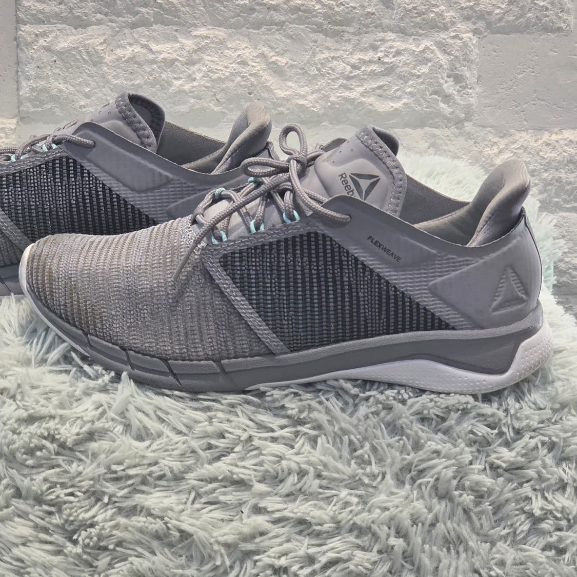 2q-29:리복 플렉스위브 트레이닝 스니커즈 그레이 (235mm 상품이미지2