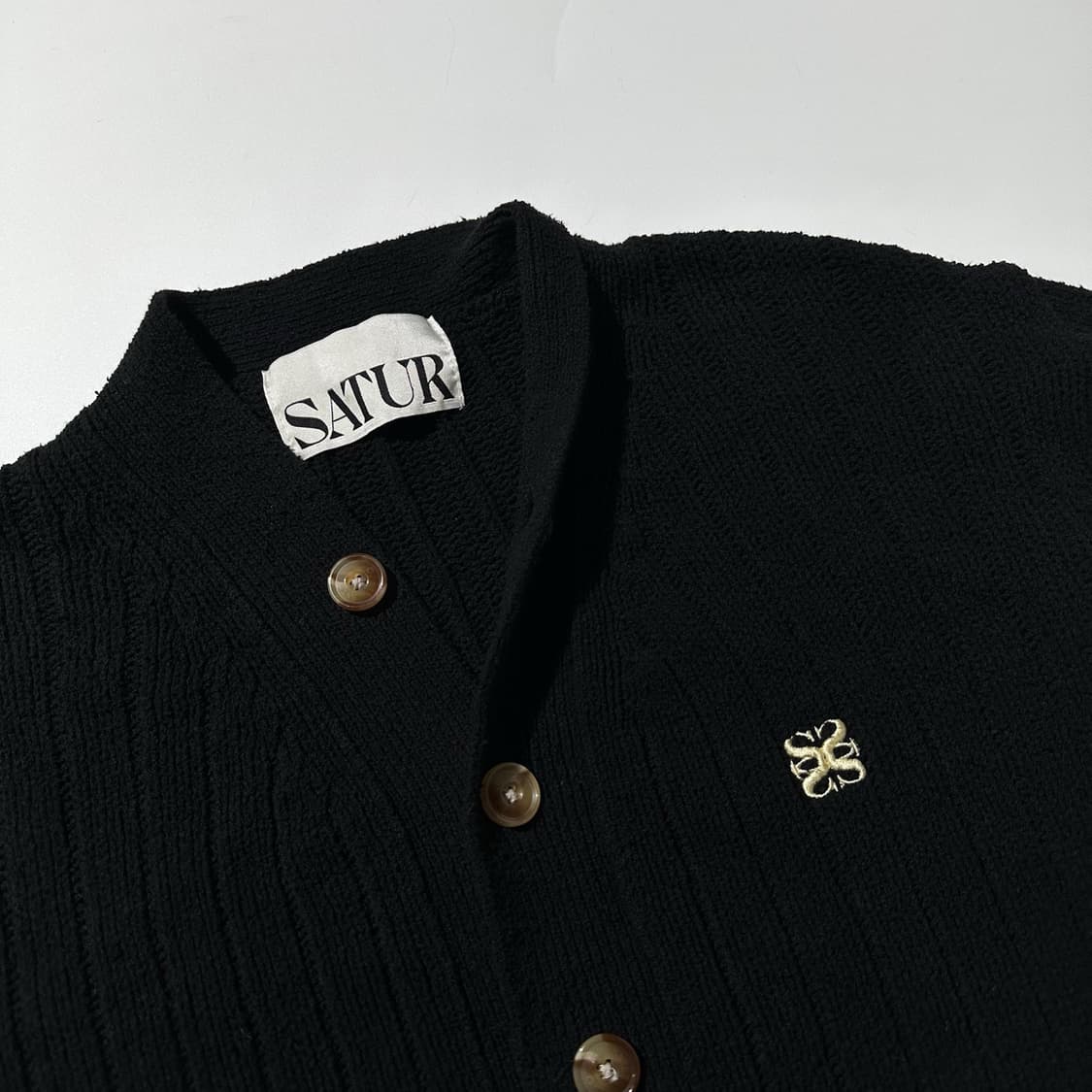 세터 파로 오버 부클 니트 가디건 블랙 상품이미지5