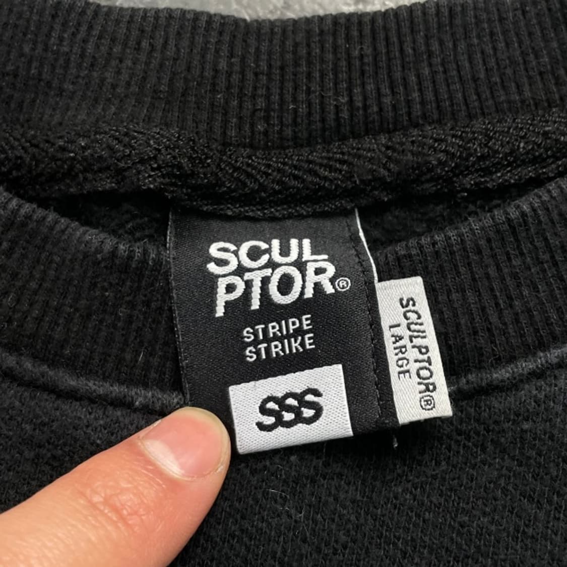 100 스컬프터 크롭 니트  상품이미지3