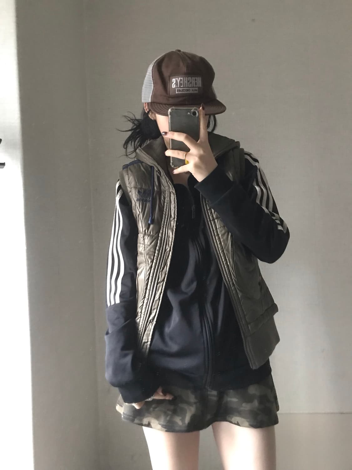 아디다스 카키 패딩조끼 상품이미지2