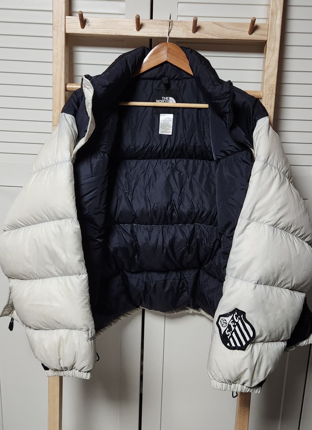 노스페이스 700 눕시 화이트x블랙 패딩 자켓 상품이미지5
