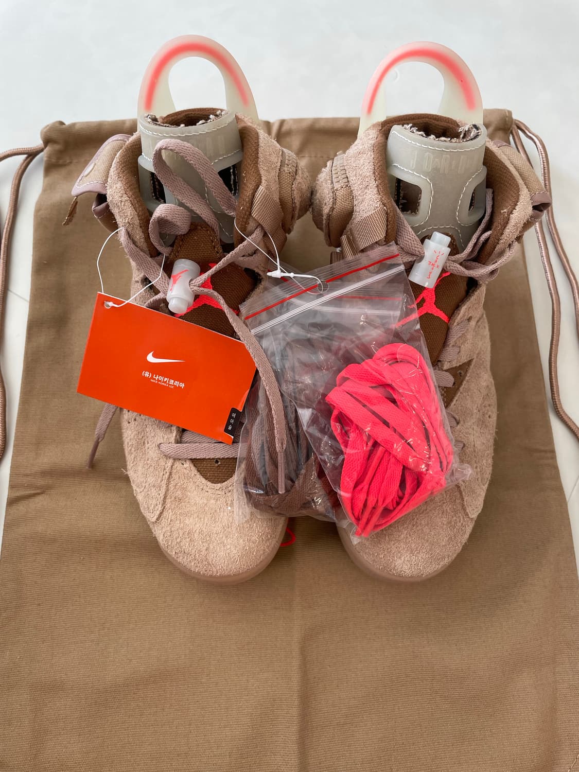 Jordan 6 x Travis Scott Retro SP British 상품이미지2