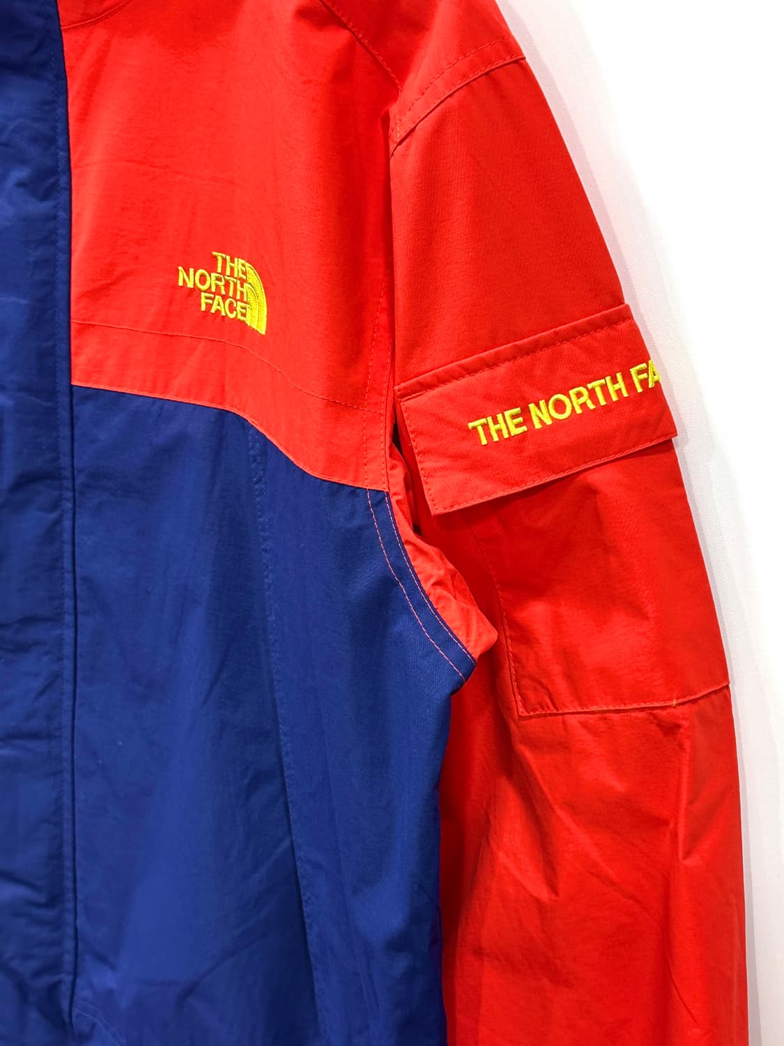 노스페이스 올드스쿨 배색 바람막이 자켓 상품이미지4