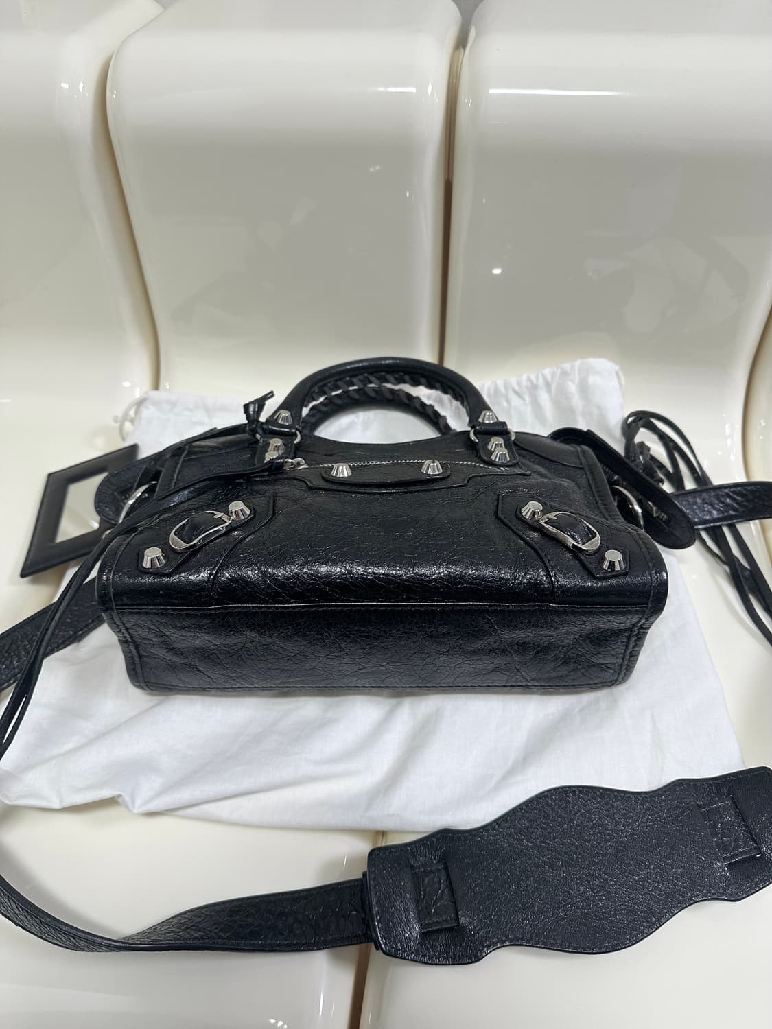 [SA 정품] 발렌시아가 시티 모터백 미니 블랙 상품이미지5